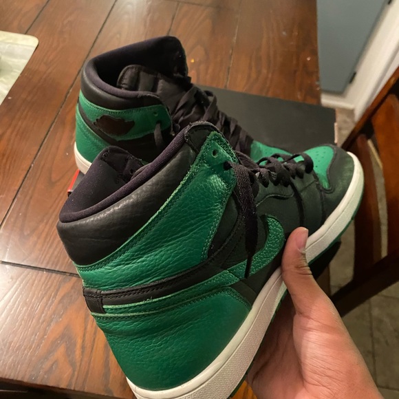Jordan 1 High Retro Pine Green - Picture 4 of 6